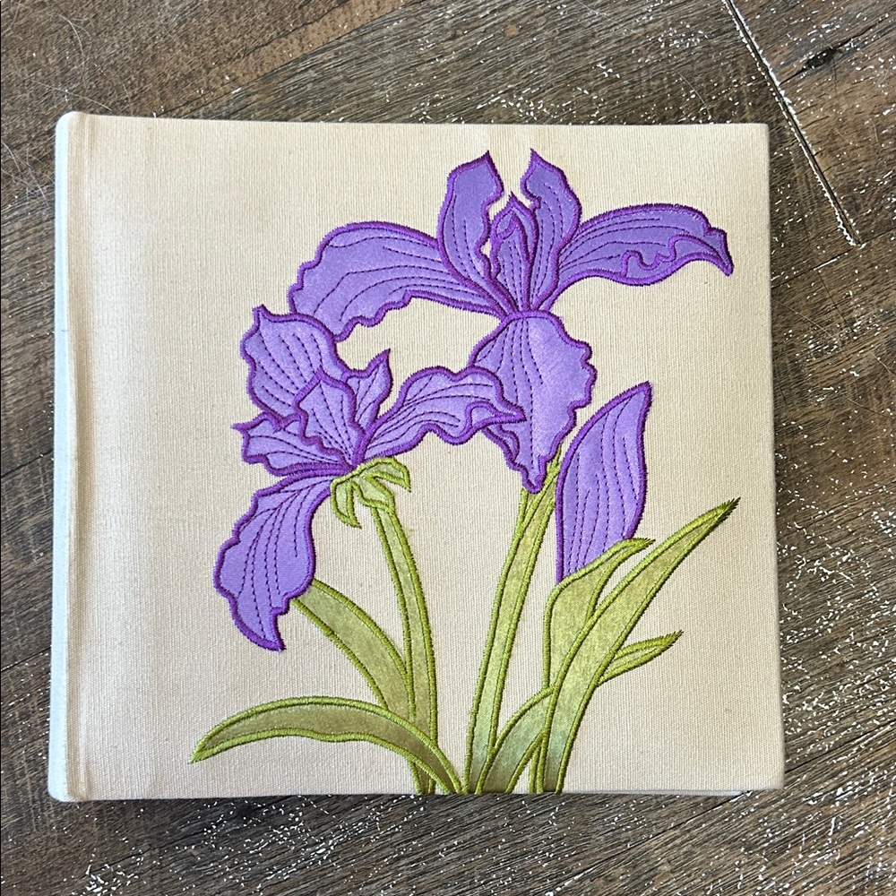 Iris Floral Embroidered Canvas Photo Album 200 Photos/100 Pages New‎ Spring